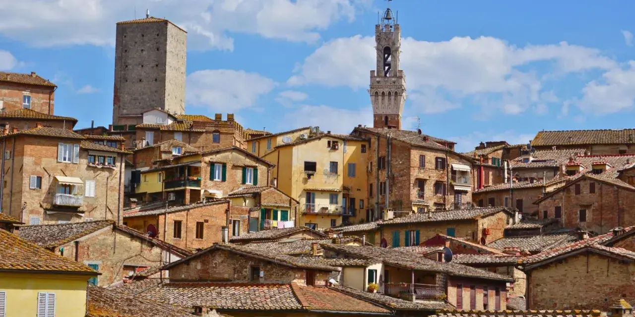 Torri medievali e tetti di Siena, un'anteprima di cosa vedere a Siena e dintorni in 3 giorni.