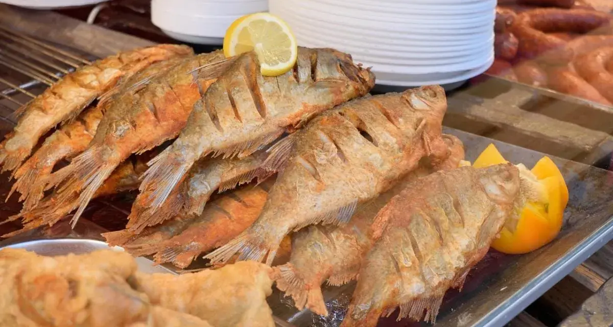 Pesce fritto dorato, un'ottima opzione per ostuni dove mangiare bene e spendere poco.