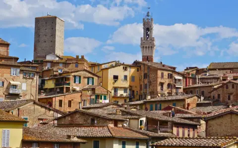 Torri medievali e tetti di Siena, un'anteprima di cosa vedere a Siena e dintorni in 3 giorni.