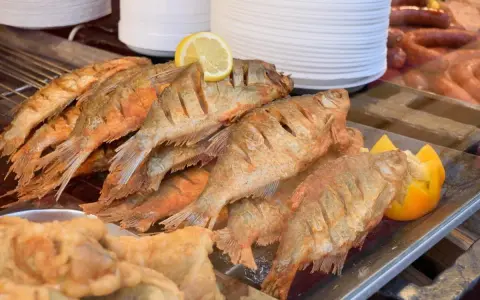 Pesce fritto dorato, un'ottima opzione per ostuni dove mangiare bene e spendere poco.