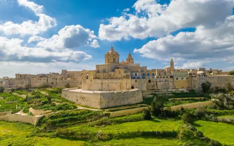 Mdina, la "città del silenzio", con la sua imponente cattedrale, è un must per chi visita Malta in 3 giorni.