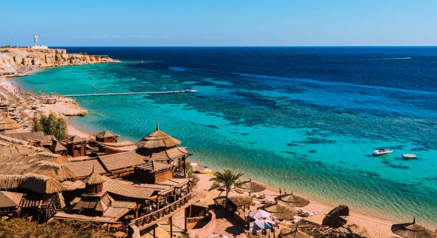 Villaggi in paglia e mare cristallino: ecco cosa vedere a Sharm El Sheikh per una vacanza da sogno.