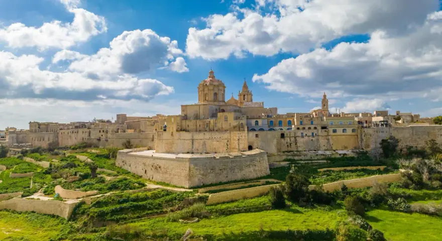 Mdina, la "città del silenzio", con la sua imponente cattedrale, è un must per chi visita Malta in 3 giorni.